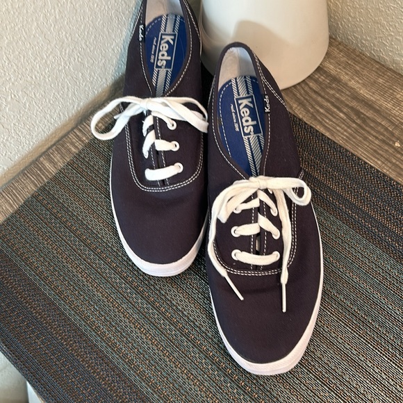 Keds Retro Sneaker women's size 9.5 Twill Lining - Blue with white stitching - Picture 4 of 8